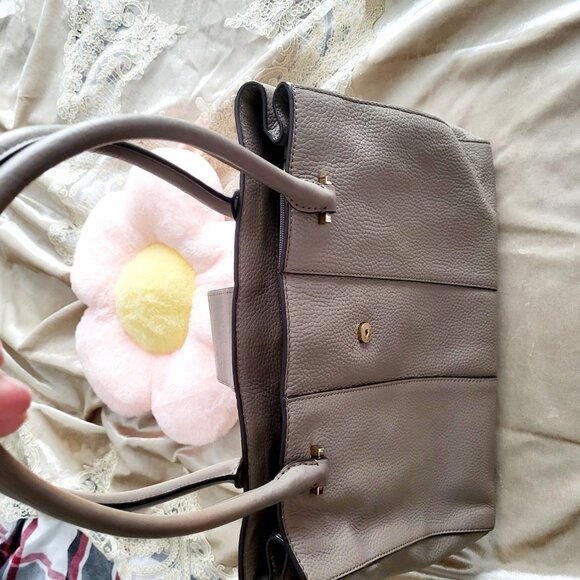 Micheal Kors Cream Tote Purse - Picture 7 of 11